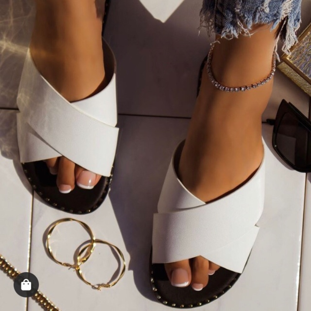 New white slide last one left size 8 - Picture 2 of 9